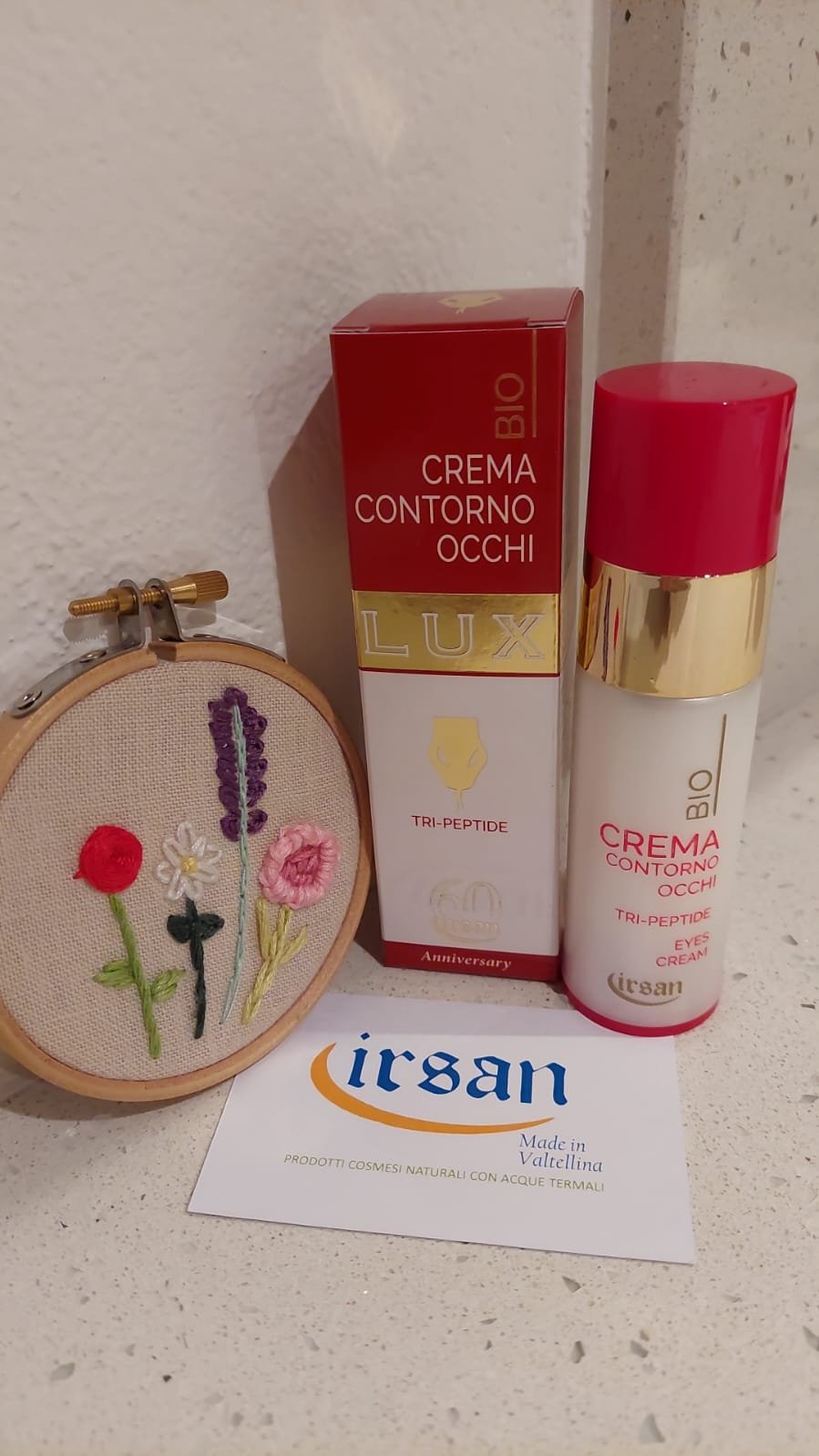 CREMA CONTORNO OCCHI CON TRIPEPTIDE