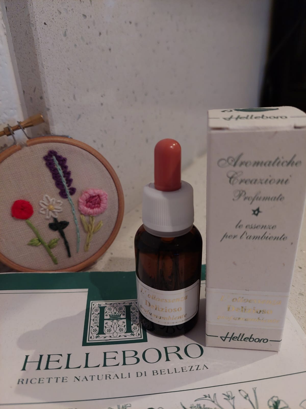 OLIOESSENZA Preparazioni per la casa e per l'ambiente HELLEBORO