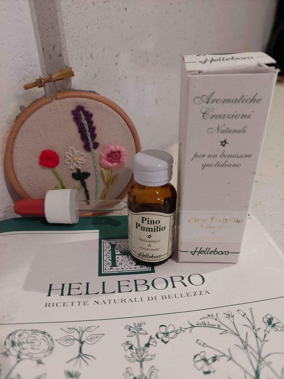 OLIO ESSENZIALE PER USO ESTERNO HELLEBORO