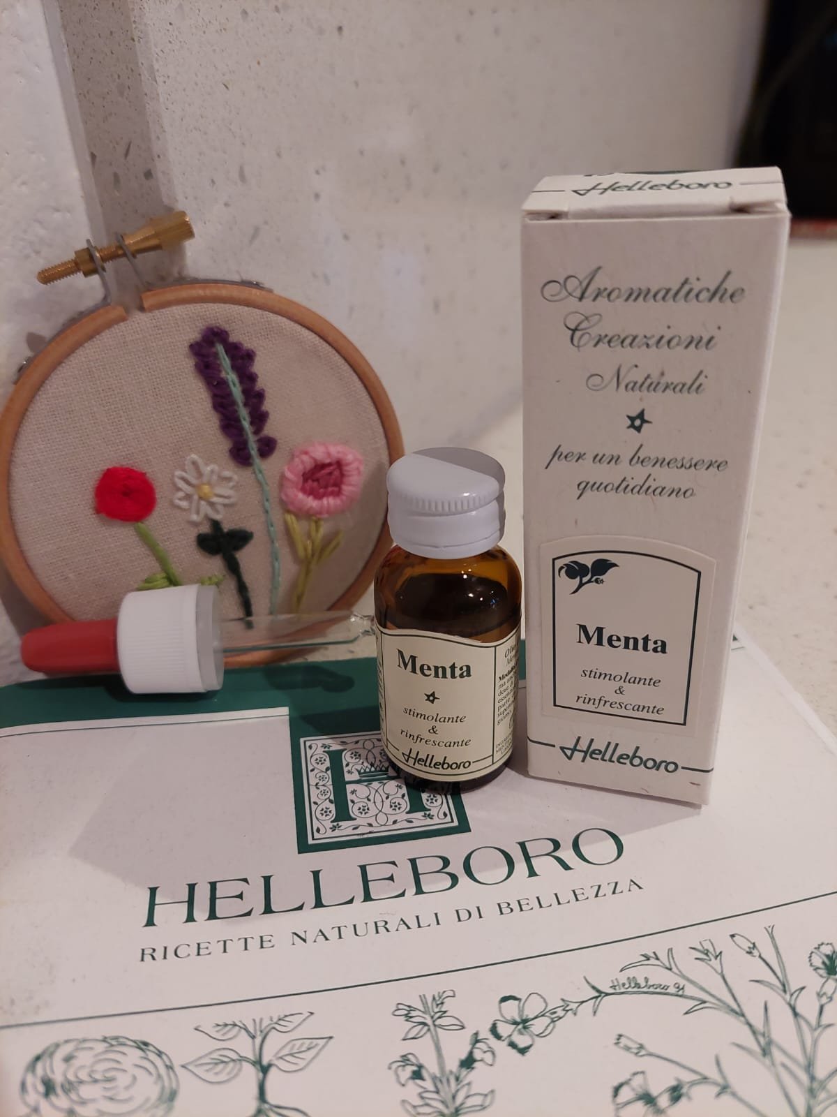 OLIO ESSENZIALE PER USO ESTERNO HELLEBORO
