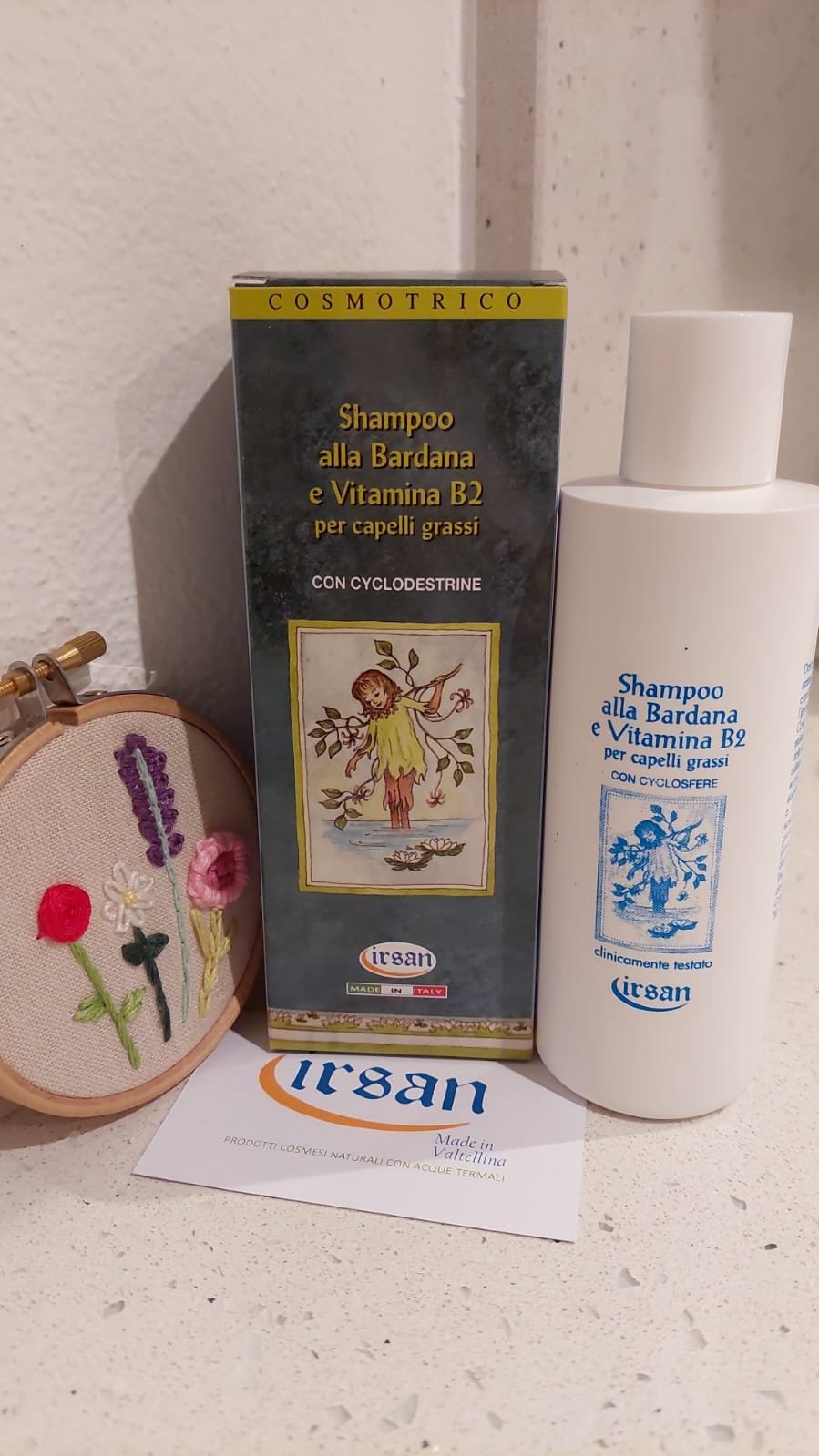 MOUSSE DETERGENTE PER TUTTI I TIPI DI FORFORE e Desquamazioni