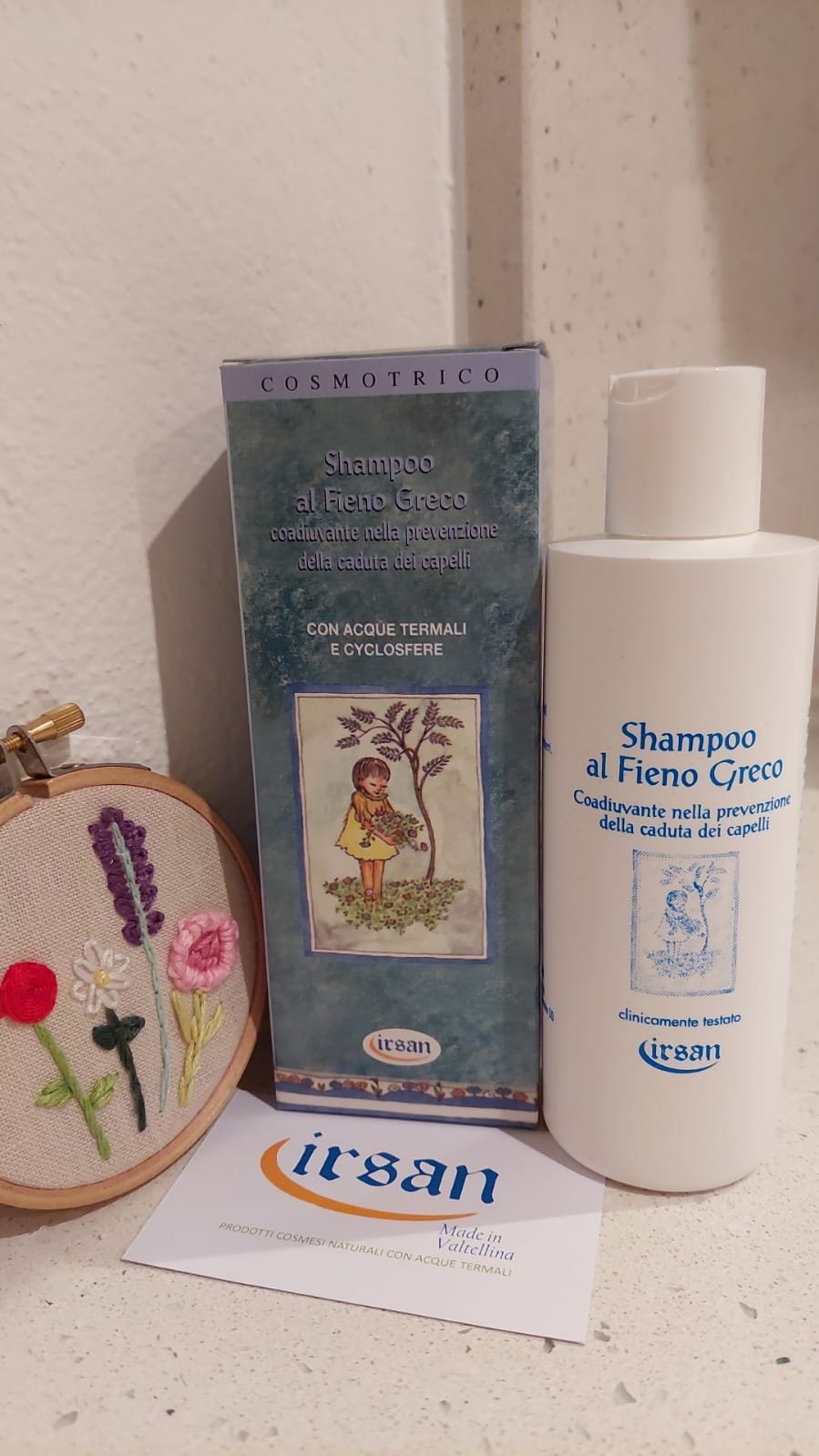 SHAMPOO AL FIENO GRECO Coadiuvante nella prevenzione della caduta dei capelli
